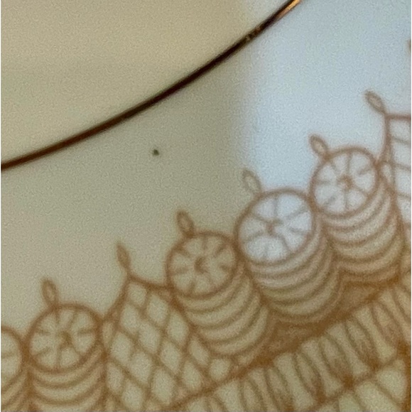 Crown Staffordshire classic lattice design - Picture 5 of 6